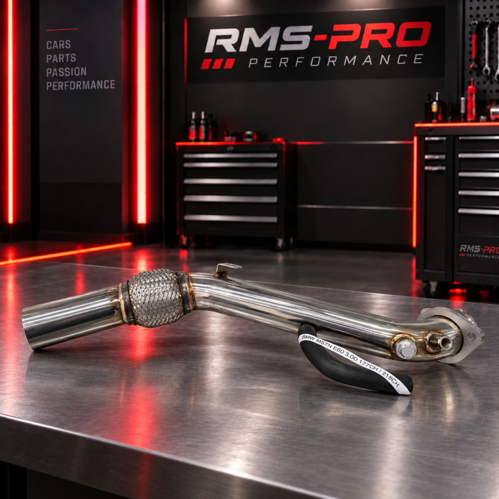 Downpipe inox BMW M57N avec élément noir et étiquette, sur établi RMS-PRO